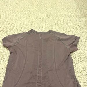 Lululemon swiftly tech athletic top